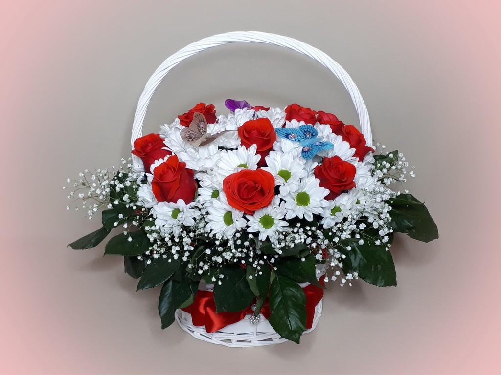 Композиции в корзинах